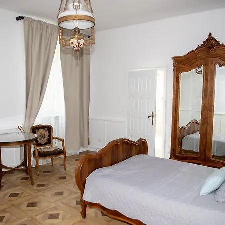 Готель Palac